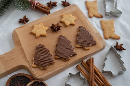 Gingerbread cookies with chocolate