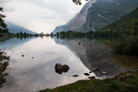 The reflection of the lago di Toblinoの写真素材