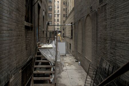 Dirty back alley of the streets of New Yorkの写真素材
