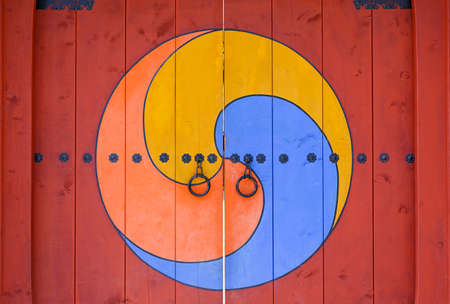 Sam Taegeuk - South Korean symbol on the templeの写真素材