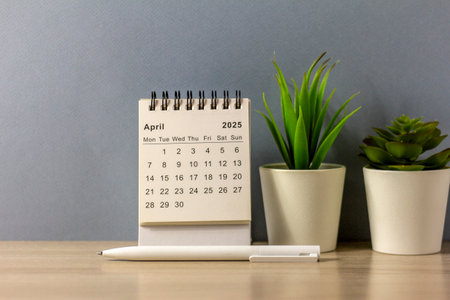 April 2025 desk calendar for planning on your desktopの写真素材