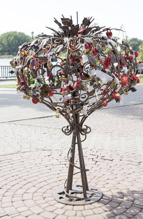 Wood married with locks loyalty in Rostov-on-Donのeditorial素材