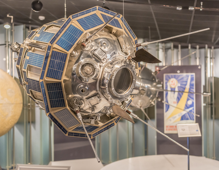 MOSCOW; RUSSIA- OCTOBER 06- Automatic station "Luna-3". For the first time flew by the Moon and the 7 October 1959 handed over a photo invisible side of the Moon in Space Museum on October 06; 2015 in Moscowのeditorial素材