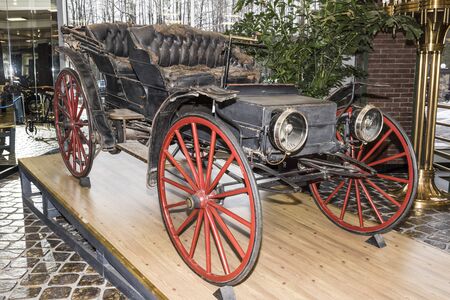 MOSCOW,RUSSIA-DECEMBER 15- Car Holsman (1902) .Max.speed, km / h-50 at the Museum of technique V.Zadorozhnyj on December 15;2015 in Moscowのeditorial素材
