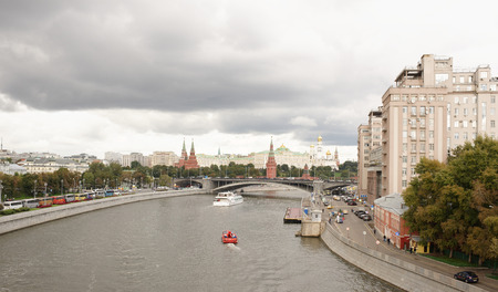 Moscow, Russia -September 09,2016: View on Prechistenskaya and Bersenevskaya  embankments.On the waterfront walk people.On the river float vesselsのeditorial素材
