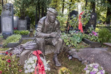 Moscow, Russia -September 10,2016:  Novodevichye Cemetery. Grave actor Yuri Nikulinのeditorial素材