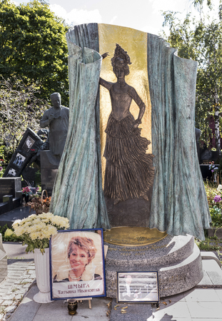 Moscow, Russia -September 10,2016: Novodevichy Cemetery. Grave the singer Tatiana Shmygaのeditorial素材