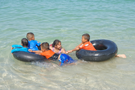     Pattaya,Thailand- November 22;2017: Sai Kaew Beach Sattahip-Military Beach. Children play in the water and batheのeditorial素材