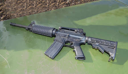 5.56 mm American semi-automatic rifle XM-15.