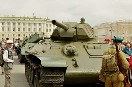 22.06.2016 .Russia Saint Petersburg.On Palace square the exposed tanks and other equipment during the Second World war.のeditorial素材