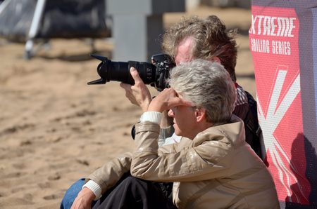 02.09.2016.Russia.Saint-Petersburg.The river passes regatta,and the spectators on the shore watching her.のeditorial素材