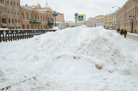13.11.2016.Russia.Saint-Petersburg.In the city,in November,fell the snow more than the winter.のeditorial素材