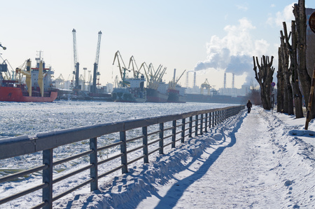 Port area in the city.Here, loading and unloading of ships is carried out.の写真素材