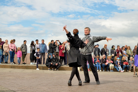 Saint-Petersburg.Russia.July 13.2019.Dancing in the town square in the fresh air.Anyone who wants to dance to music can take part.This is ballroom dancing Rumba, Tango, Salsa, Cha Cha, Samba.のeditorial素材