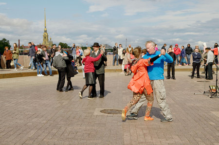 Saint-Petersburg.Russia.July 13.2019.Dancing in the town square in the fresh air.Anyone who wants to dance to music can take part.This is ballroom dancing Rumba, Tango, Salsa, Cha Cha, Samba.のeditorial素材