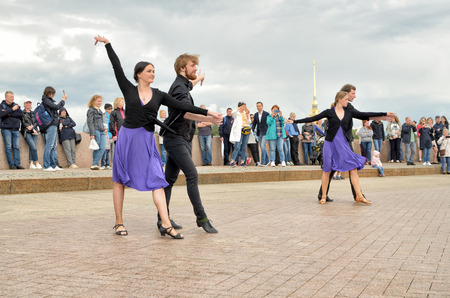 Saint-Petersburg.Russia.July 13.2019.Dancing in the town square in the fresh air.Anyone who wants to dance to music can take part.This is ballroom dancing Rumba, Tango, Salsa, Cha Cha, Samba.のeditorial素材
