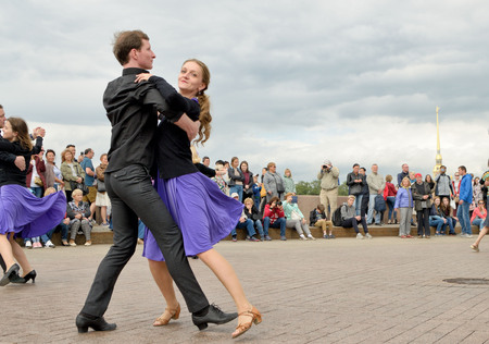 Saint-Petersburg.Russia.July 13.2019.Dancing in the town square in the fresh air.Anyone who wants to dance to music can take part.This is ballroom dancing Rumba, Tango, Salsa, Cha Cha, Samba.のeditorial素材