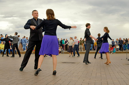 Saint-Petersburg.Russia.July 13.2019.Dancing in the town square in the fresh air.Anyone who wants to dance to music can take part.This is ballroom dancing Rumba, Tango, Salsa, Cha Cha, Samba.のeditorial素材