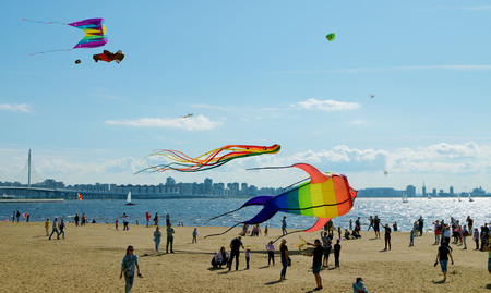 Saint-Petersburg.Russia.August 31.2019.Park ,, three hundred years of St. Petersburg ,,.The townspeople came here with their families.Children and adults fly kites into the sky.のeditorial素材