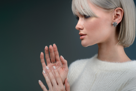 beautiful woman with jewelry, close-upの写真素材