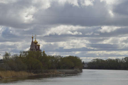 Spacious cloudiness in the springの写真素材