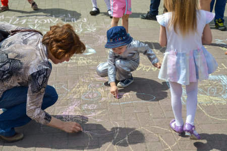 Chelyabinsk Russia June 1 2014 children's day holiday chldren's drawing contestのeditorial素材