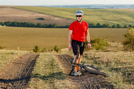 mountain bike sport athlete man riding outdoorの写真素材