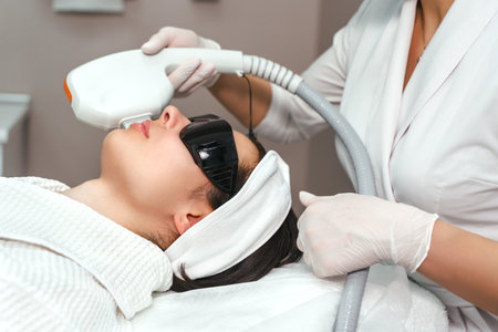 ultraformer lifting. Face Skin Care. Close-up Of Woman Getting Facial Hydro Microdermabrasion Peeling Treatment At Cosmetic Beauty Spa Clinic. Hydra Vacuum Cleaner. Exfoliation, Rejuvenation And Hydratation. Cosmetologyの写真素材