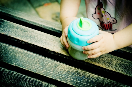 Newborn baby s handの写真素材