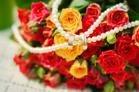 wedding bouquet and ringsの写真素材