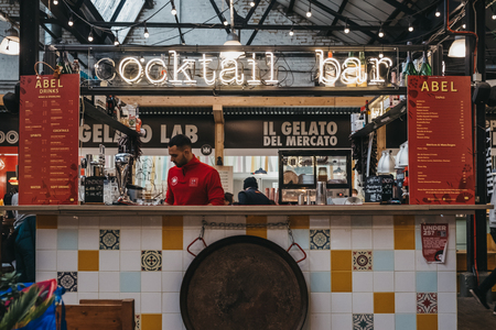 London, UK - January 13, 2019: Cocktail Bar in Mercato Metropolitano, the first sustainable community market in London focused on revitalising the neighbourhood and protecting the environment.のeditorial素材