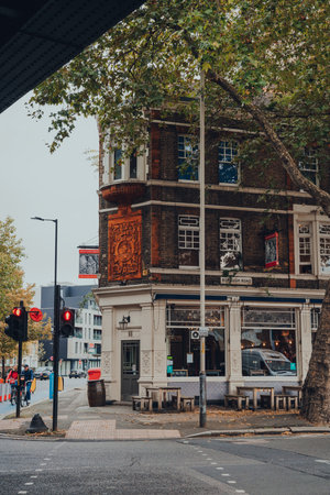 London, UK - October 17, 2021: View from Borough Road of The Dyke of York, a traditional English pub in Southwark whose walls are lined with local history.のeditorial素材
