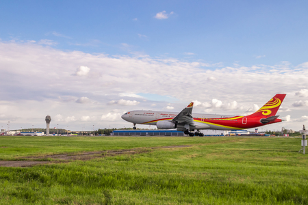 The aircraft is landing. Airlines A330. Pulkovo Airport. Official summer spotting at Pulkovo Airport on August 15, 2018. Russia, St. Petersburg, Pulkovoのeditorial素材