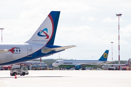 The plane goes to the airport. Air Transport. Transportation of people. Public transport. Russia, St. Petersburg, Pulkovo, official spotting on August 15, 2018のeditorial素材