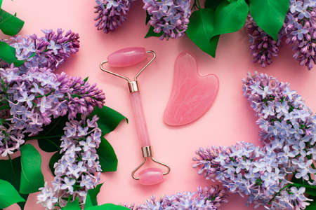 Quartz roller for face and lilac.の写真素材