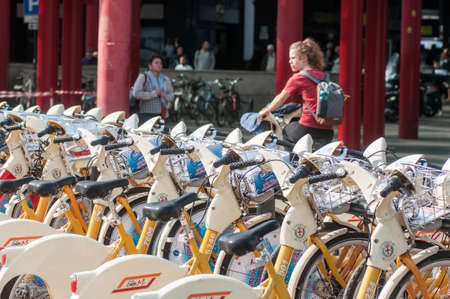MILAN - SEPTEMBER 29, 2017: Public Bike Sharing service of the Milan municipality at Cadorna railway stationのeditorial素材
