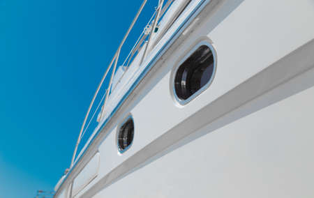 sailing into the sunset.の写真素材