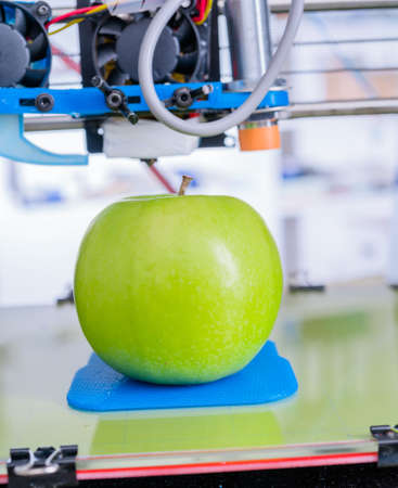 3d printer of the device during the processeの写真素材