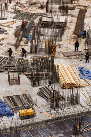 Builders on a new building are busyのeditorial素材