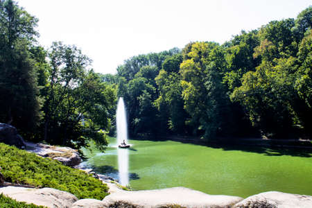 Beautiful, bright, day, fountain, green, landscape, nature, park, pond, sunny.の写真素材