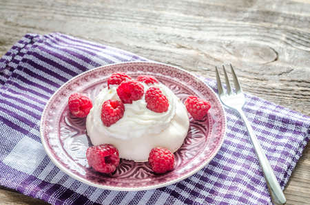 meringues with berriesの写真素材