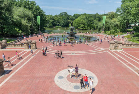 NEW YORK CITY - JULY 10: People have rest in Central Park on July 10, 2015 in New York. Central Park is an urban park in the central part of the borough of Manhattan.のeditorial素材