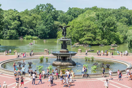 NEW YORK CITY - JULY 10: People have rest in Central Park on July 10, 2015 in New York. Central Park is an urban park in the central part of the borough of Manhattan.のeditorial素材
