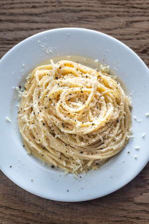 Cacio e Pepe - spaghetti with cheese and pepperの写真素材