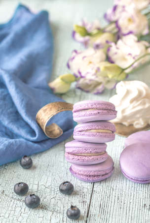 Macarons with fresh blueberriesの写真素材