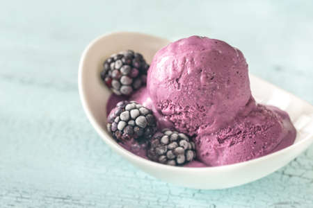 Bowl of  lavender ice-creamの写真素材
