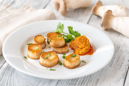 King oyster mushroom scallops white plateの写真素材