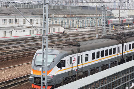 Selective system of electrification of electric trains. ground contact network. The mast, bracket,...