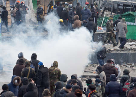 KIEV, UKRAINE - 20 JANUARY 2014  Unknown demonstrators at the Independence square during Ukrainian revolution on January 20, 2014 in Kiev, Ukraine のeditorial素材