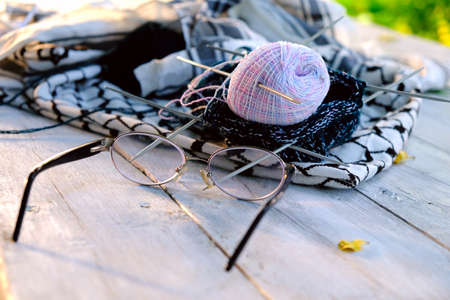 tangle knitting needles and glasses